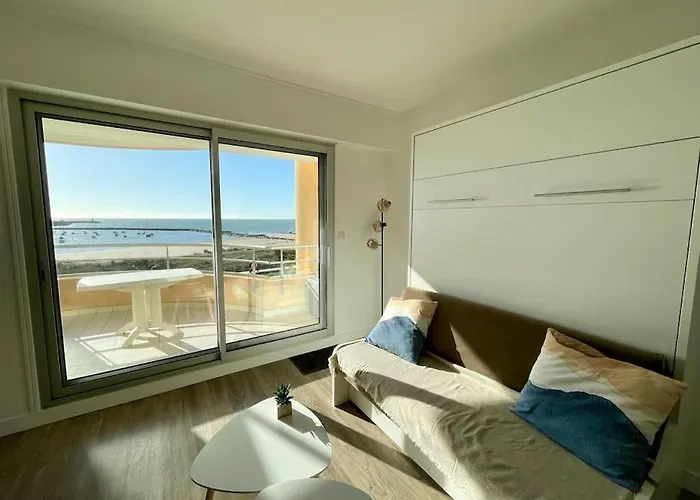 Cadre Parfait En Face Du Port, Confortable